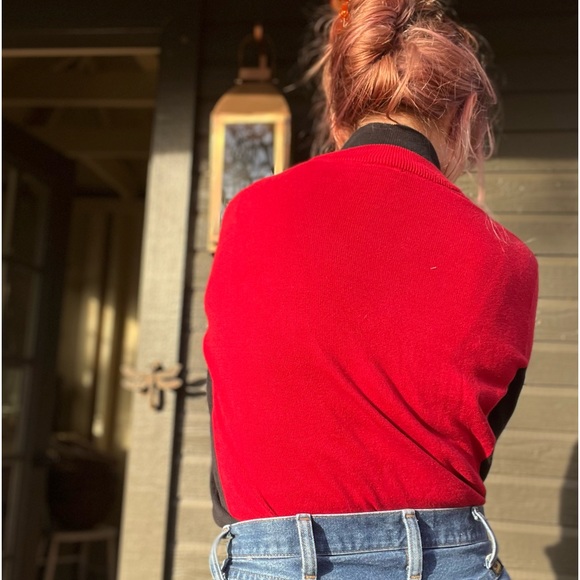 Red and black zip collar sweater - Picture 5 of 12